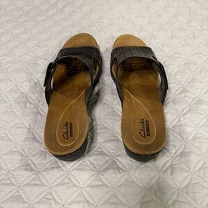 Clarks Women's Black Sandals Size - 8 1/2